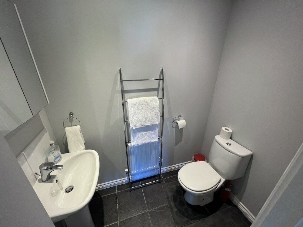 Фото Infinity Guest House Wiltshire Crescent