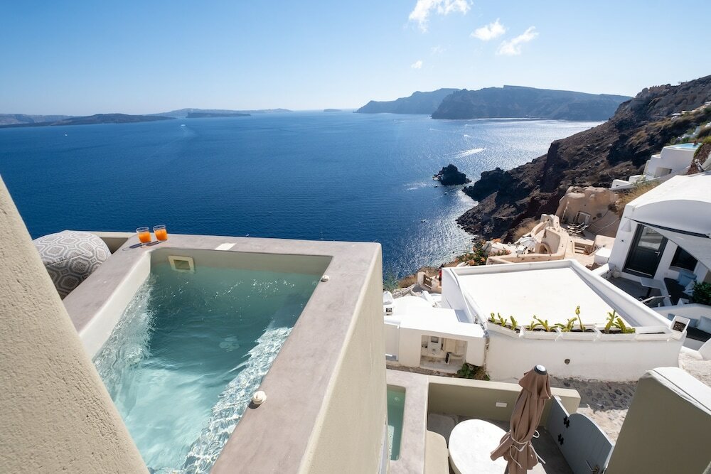 Фото SantorOia Luxury Suites