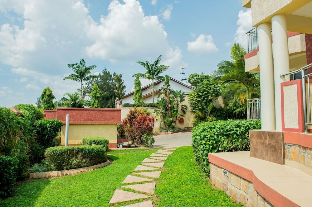 Фото Rohi Apartment Hotel