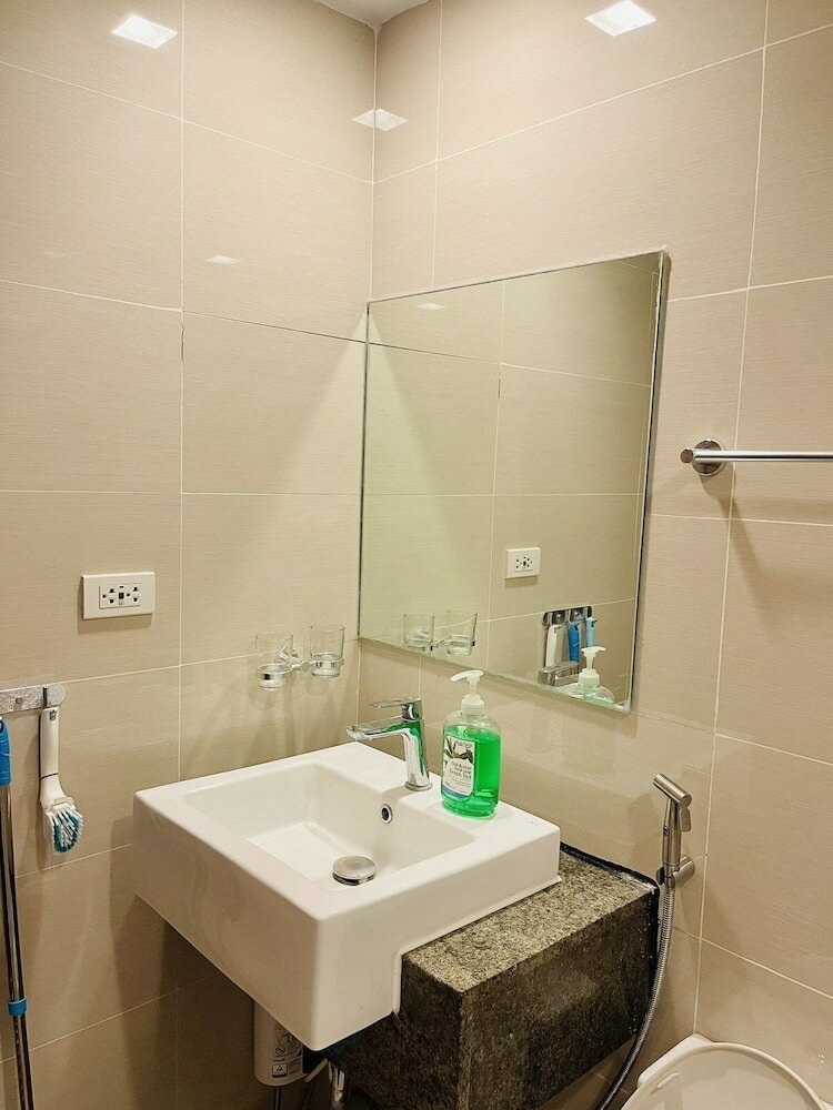 Фото Mactan Beach front Suites