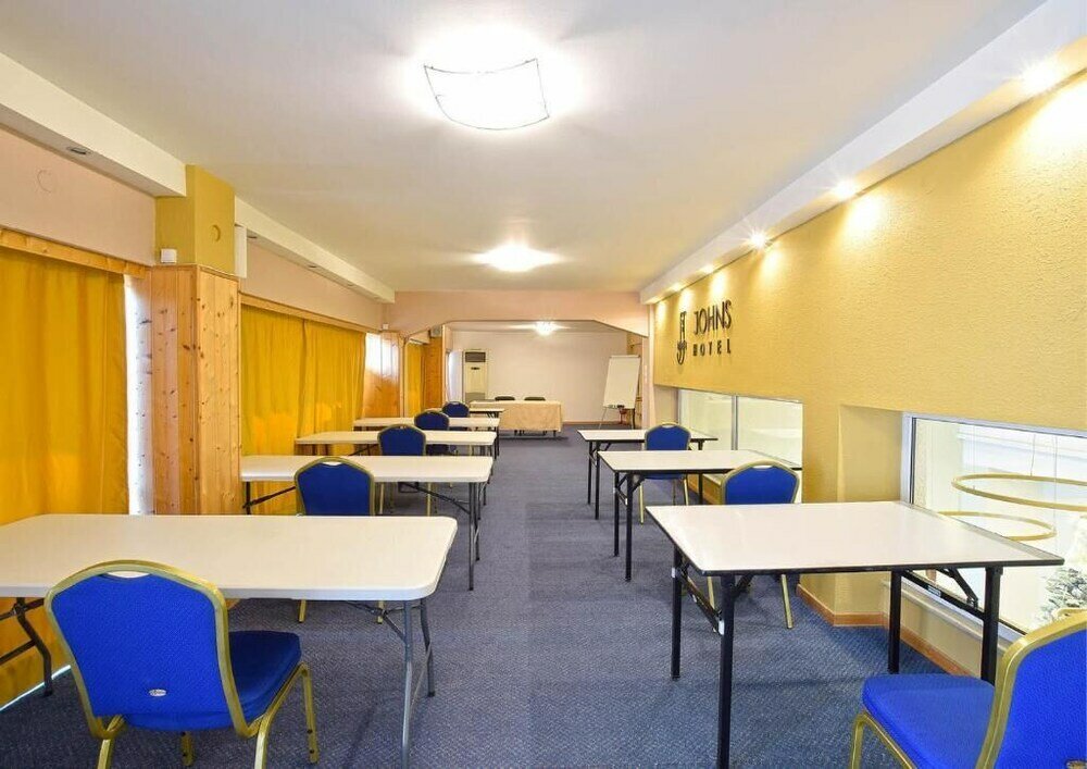 Фото John's Hotel