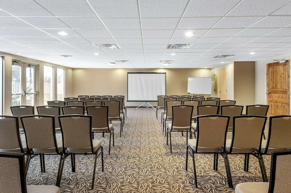 Фото Comfort Inn at Convention Center