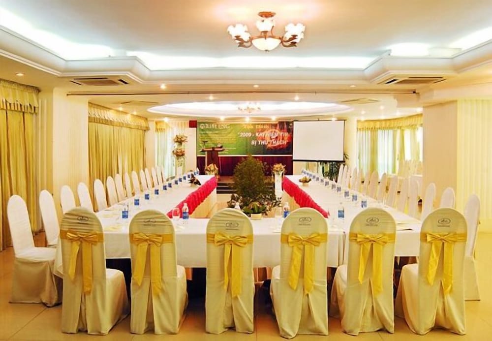 Фото Bamboo Green Central Hotel