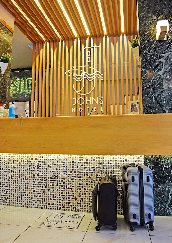 Фото John's Hotel