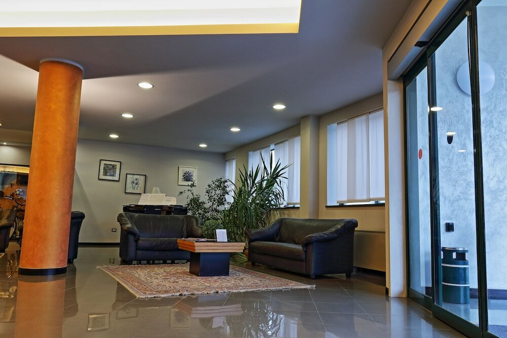 Фото Hotel Romanisio