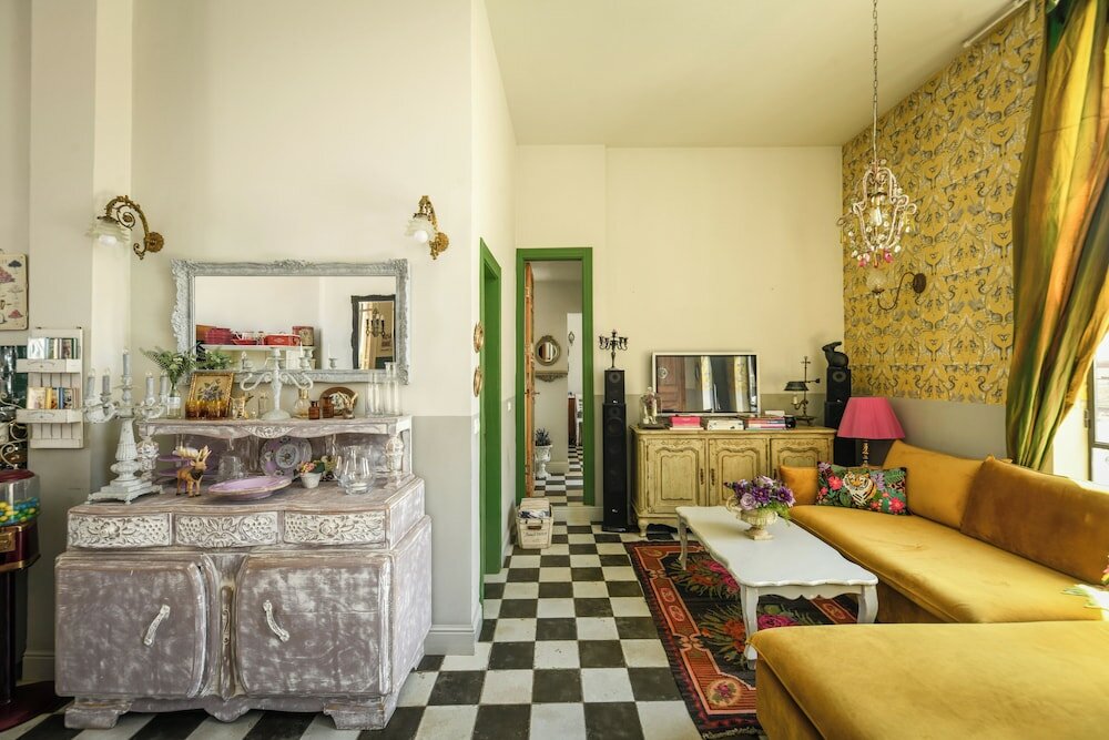 Фото Elegant 1br Apt w Balcony in the City