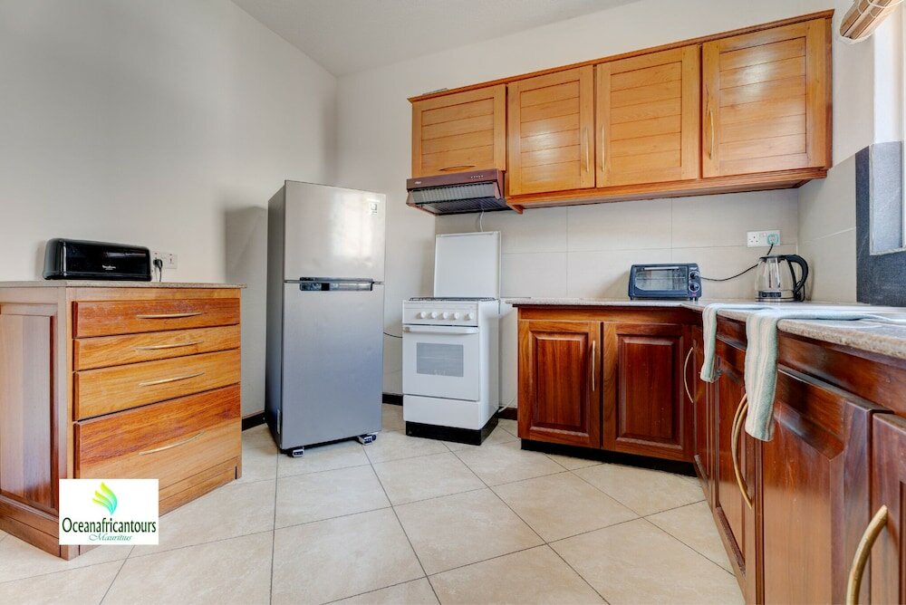 Фото Sunset Boulevard Beachfront Apartment