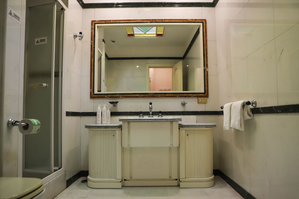 Фото Piazza Dante Suites in Naples