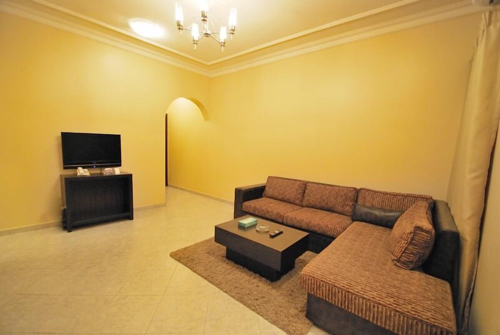 Фото Peninsula Suites