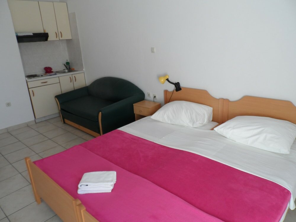 Фото Rooms and apartments Galeb