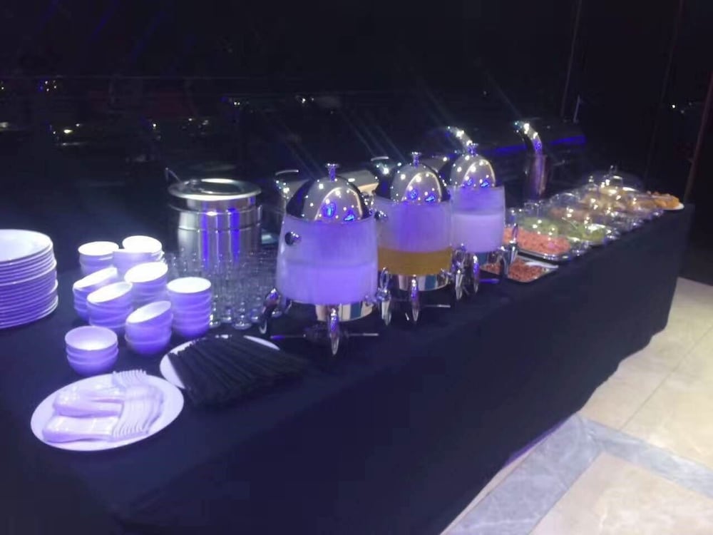 Фото Hollyston Hotel of Chengdu