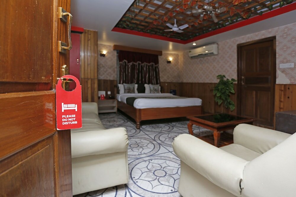 Фото Oyo 3616 Hotel Knight Inn Shillong