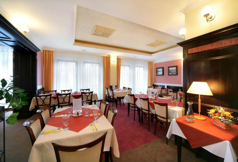 Фото Hotel Gendorf