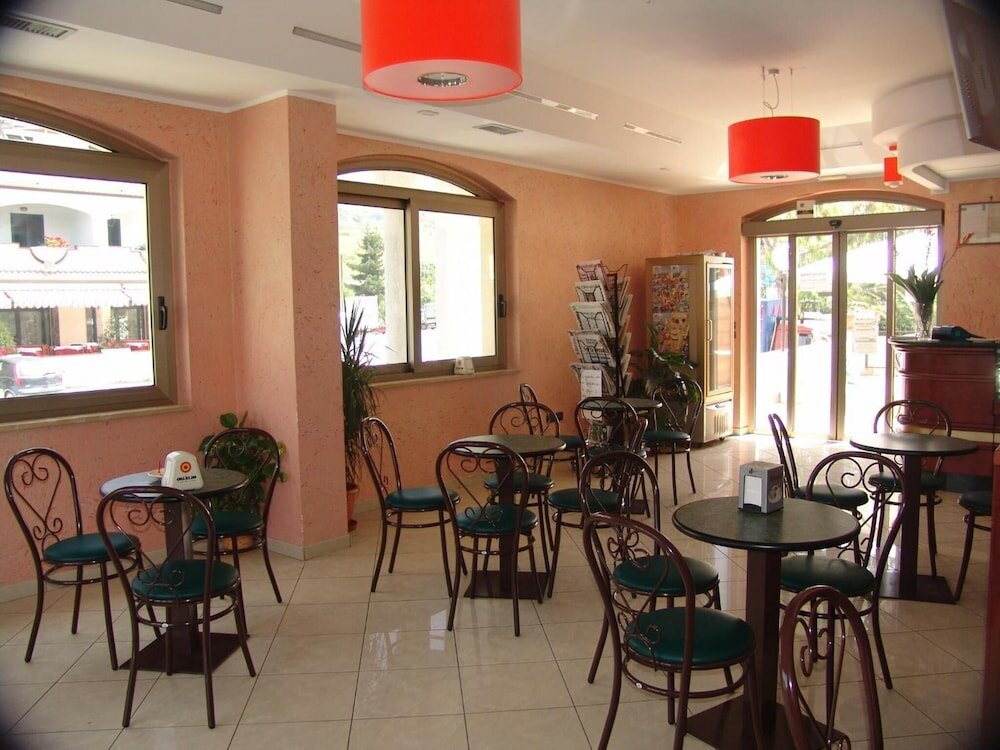 Фото Hotel Mistef