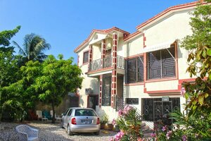 Гостиница Marcie Guesthouse hôtel and restaurant в Порт-о-Пренс