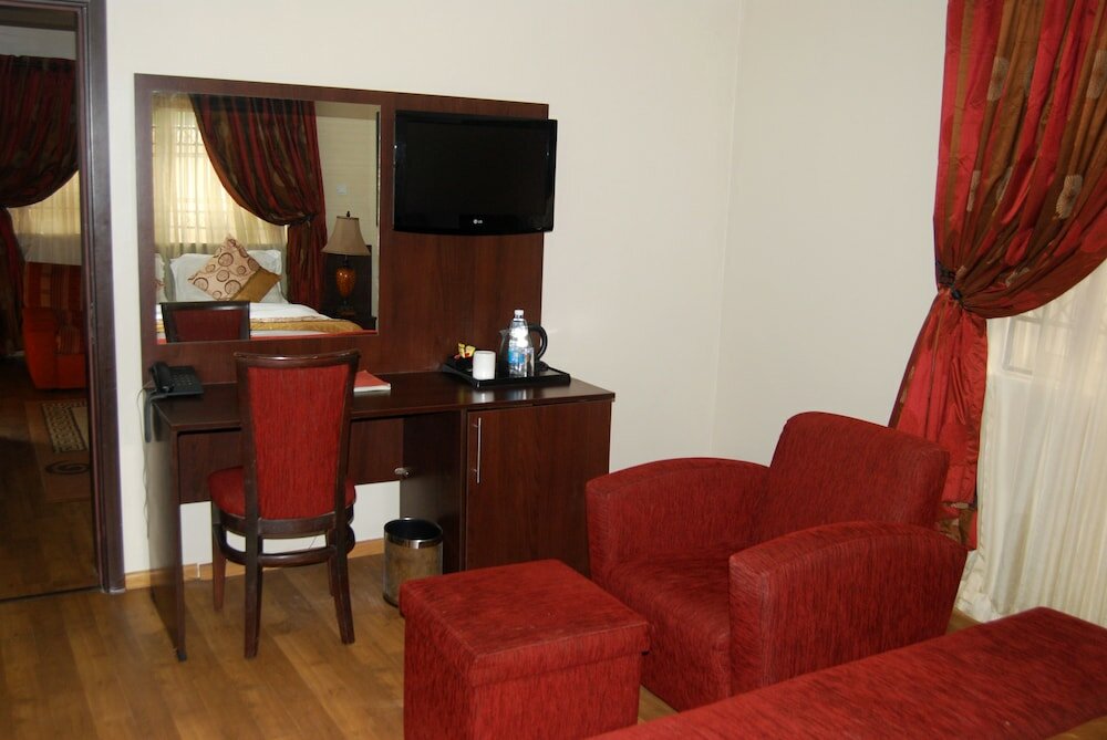 Фото Grand Inn & Suites