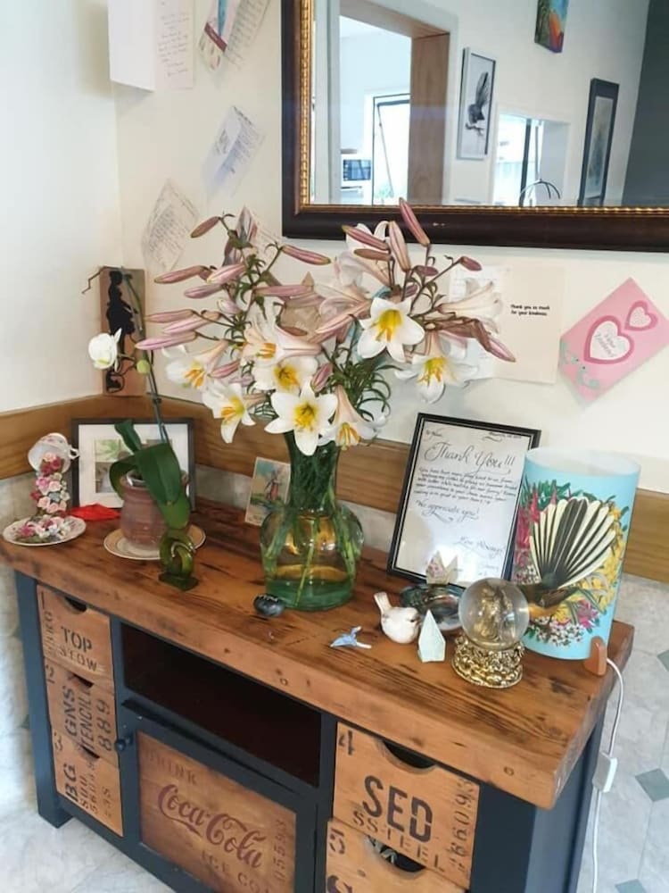 Фото Piwaka Lodge and Backpackers