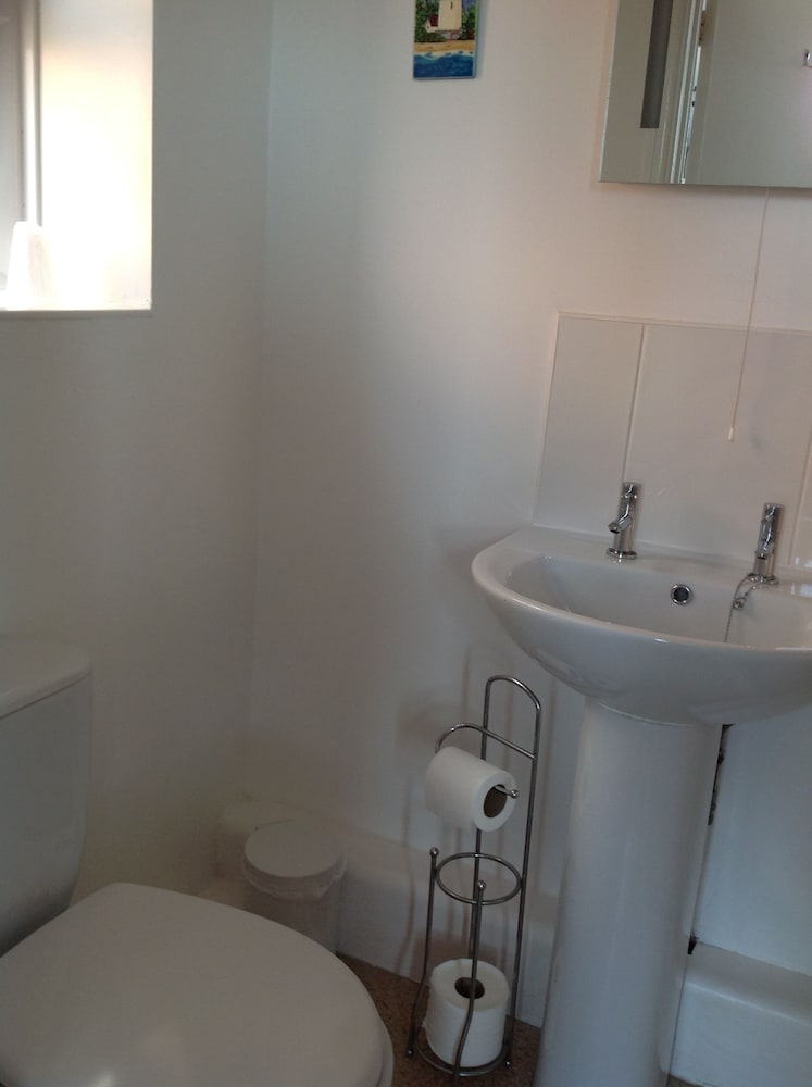 Фото By The Sea Bed and Breakfast