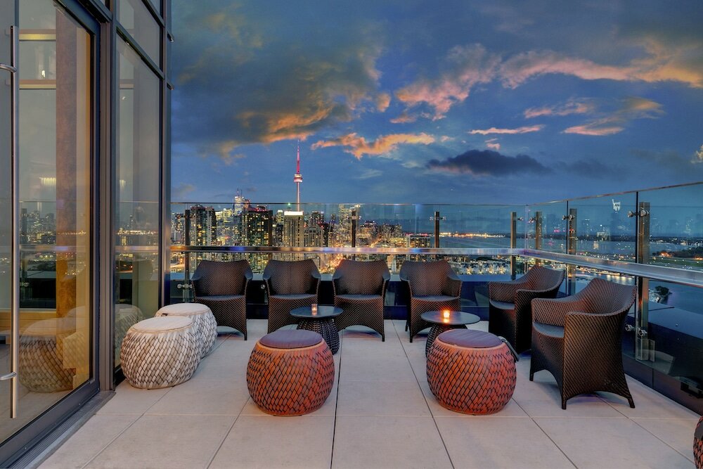 Фото Hotel X Toronto by Library Hotel Collection