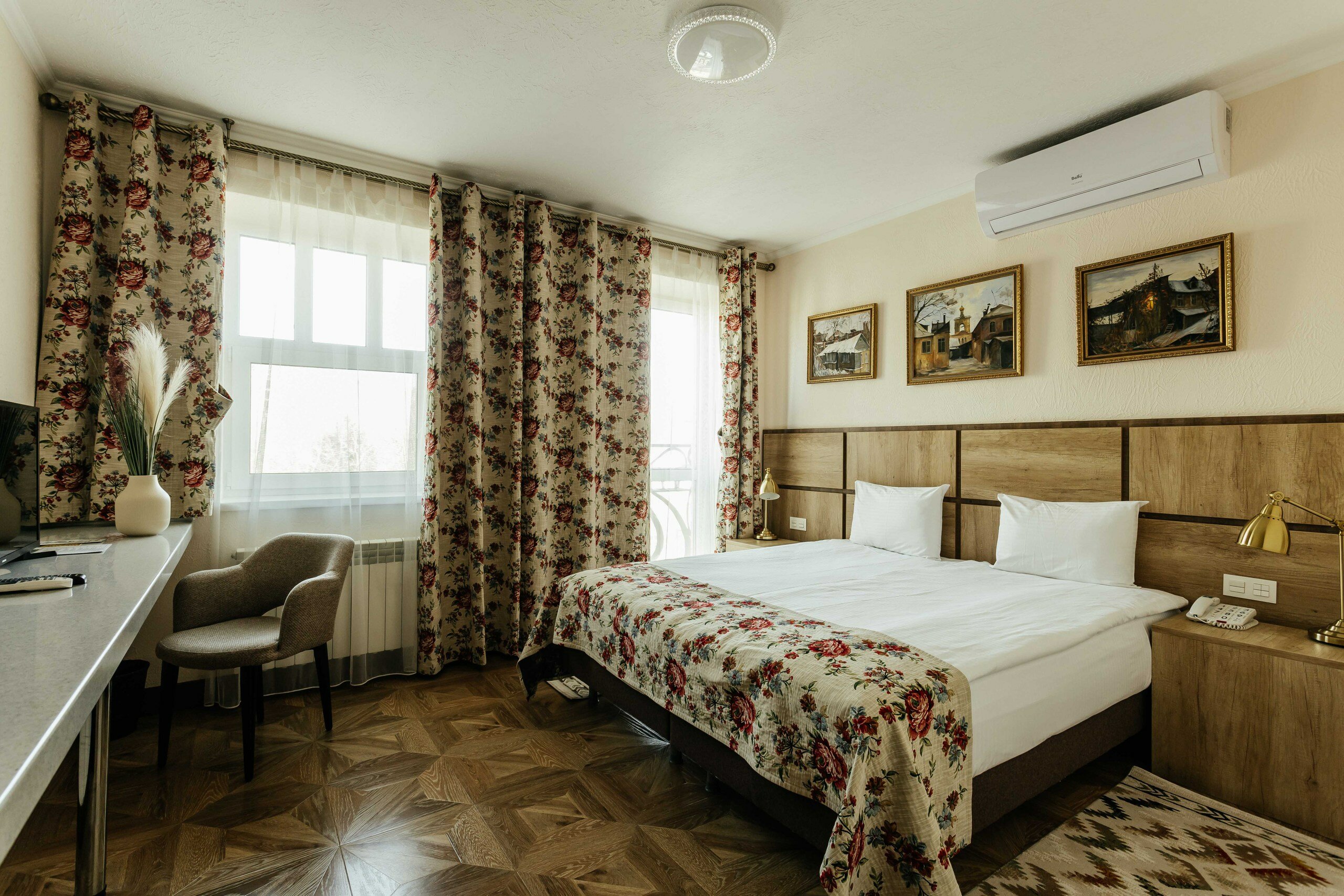 Фото Customs House