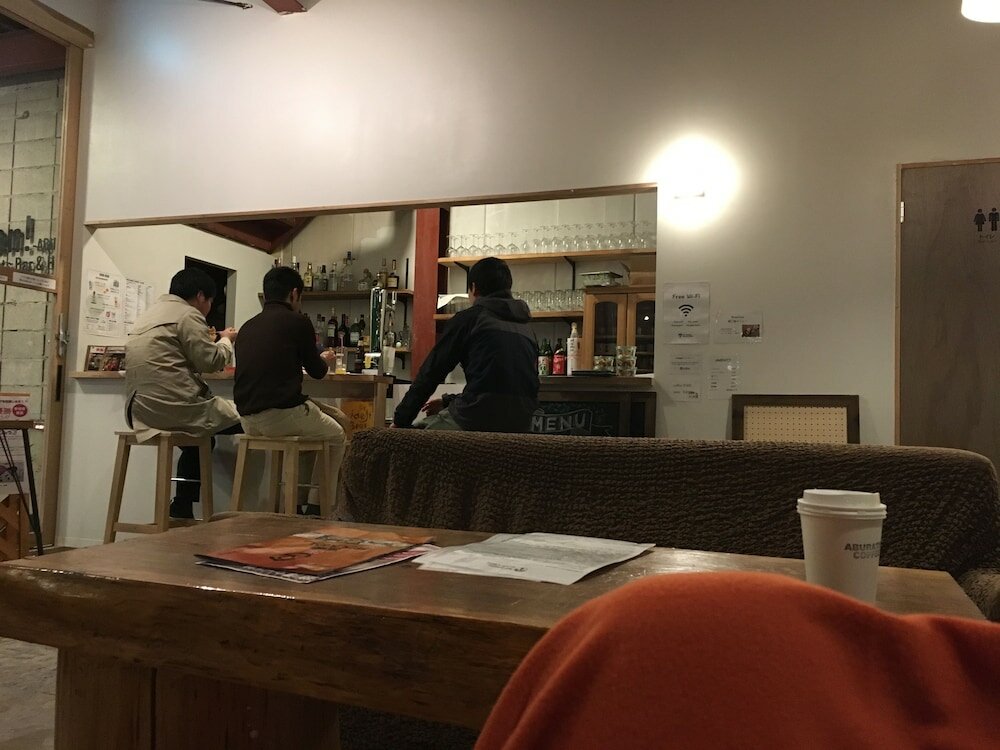 Фото Fan Aburatsu Sports Bar & Hostel