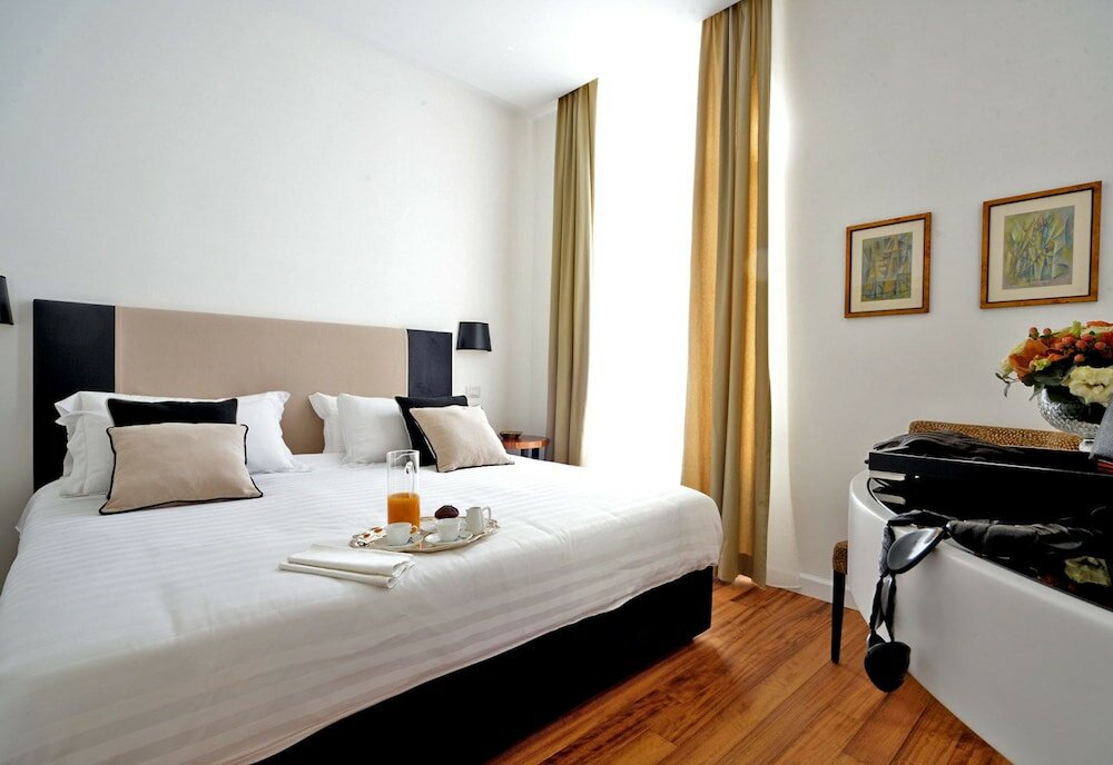 Фото 900 Piazza del Popolo