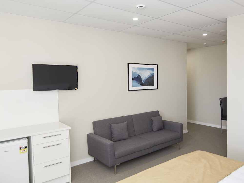 Фото Three Palms Lodge