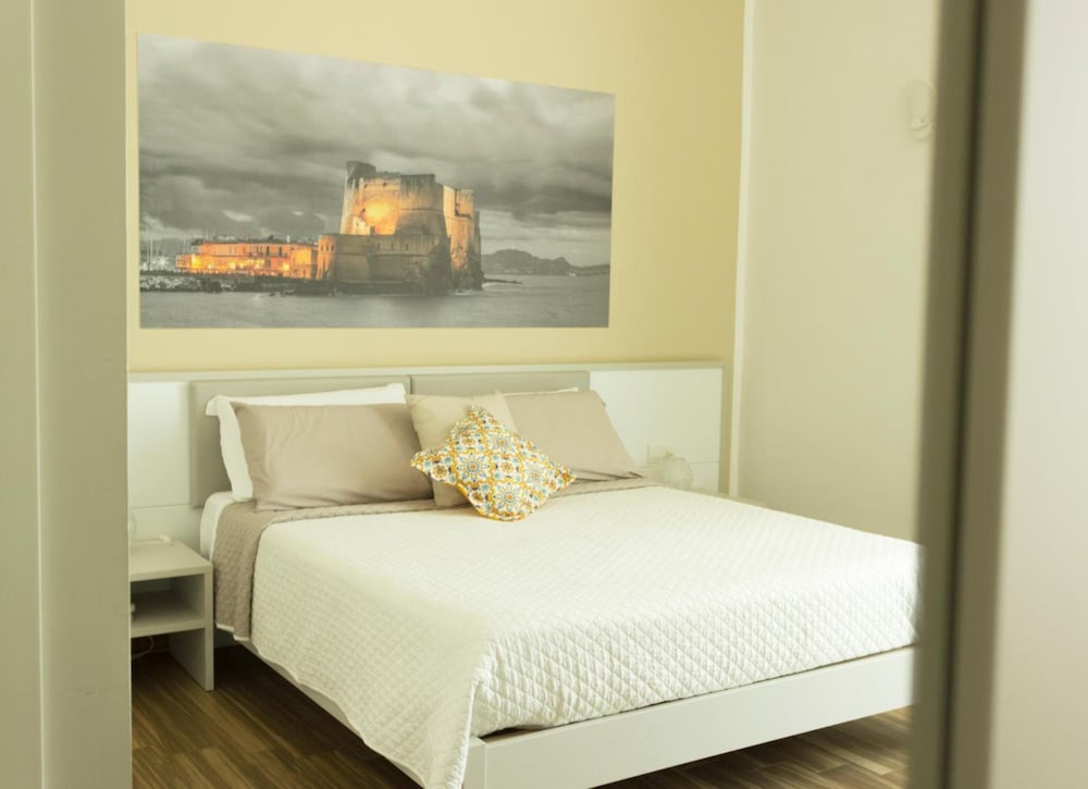 Фото Rooms Stazione Centrale