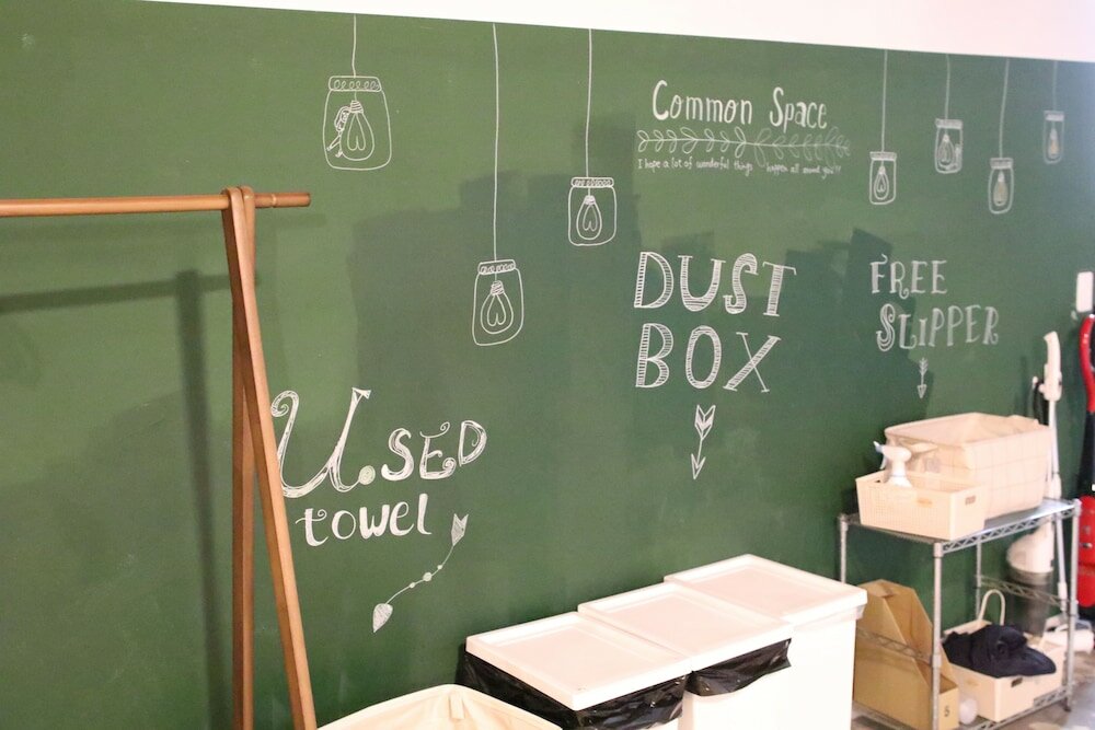 Фото Fan Aburatsu Sports Bar & Hostel