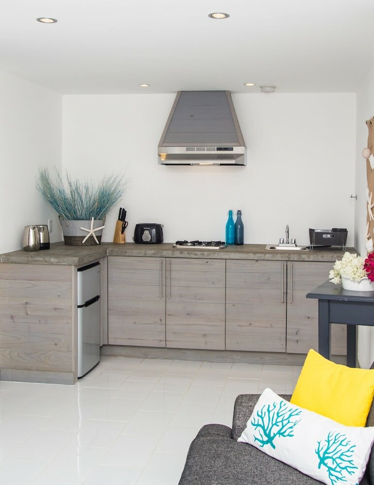 Фото Bellevue Suites - Adults Only