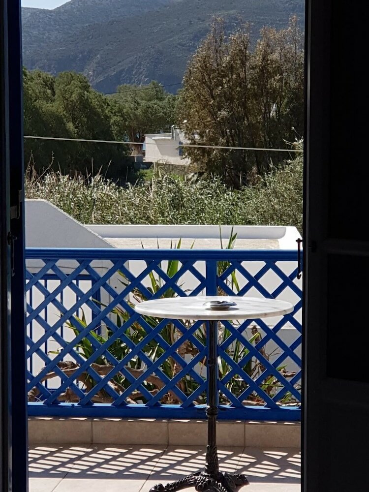 Фото Karabo Hotel