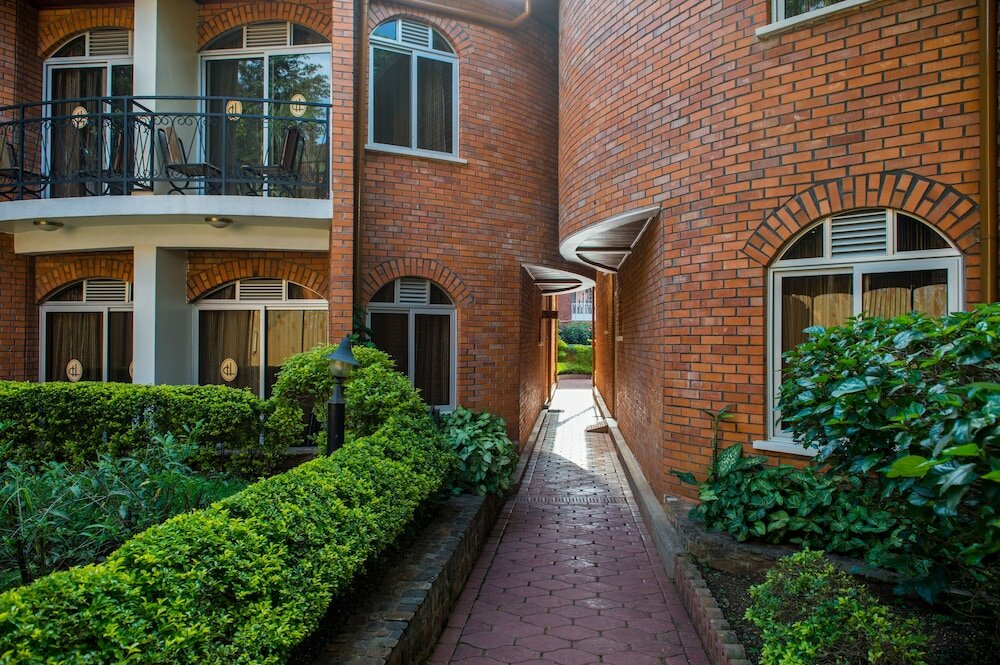 Фото отеля 2