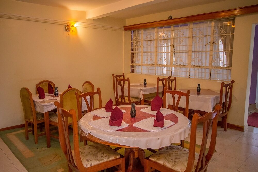 Фото Ivys Inn Guest House