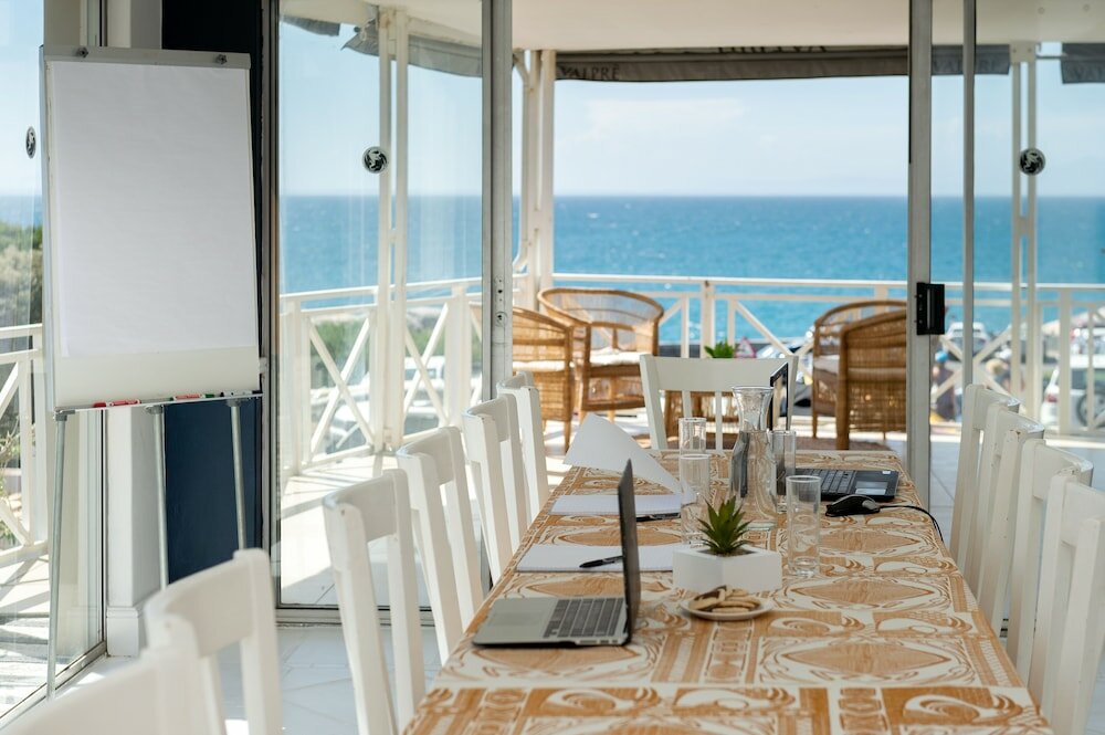 Фото Boulders Beach Hotel