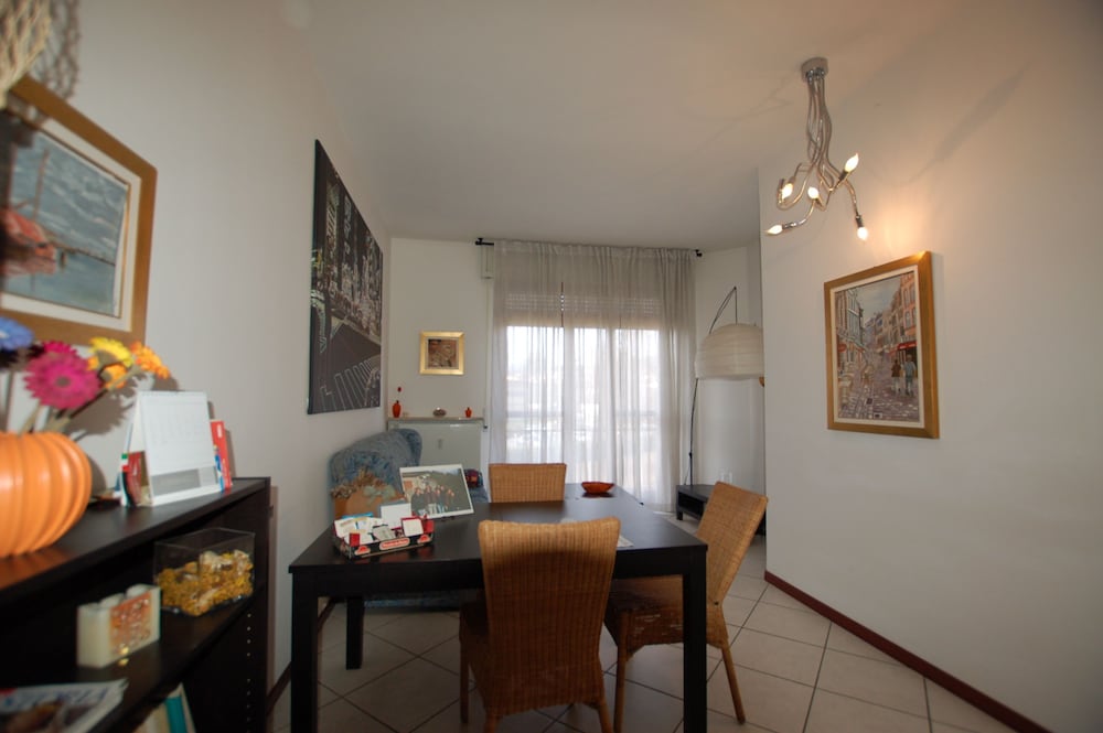 Фото La Rosa Scarlatta Broseta