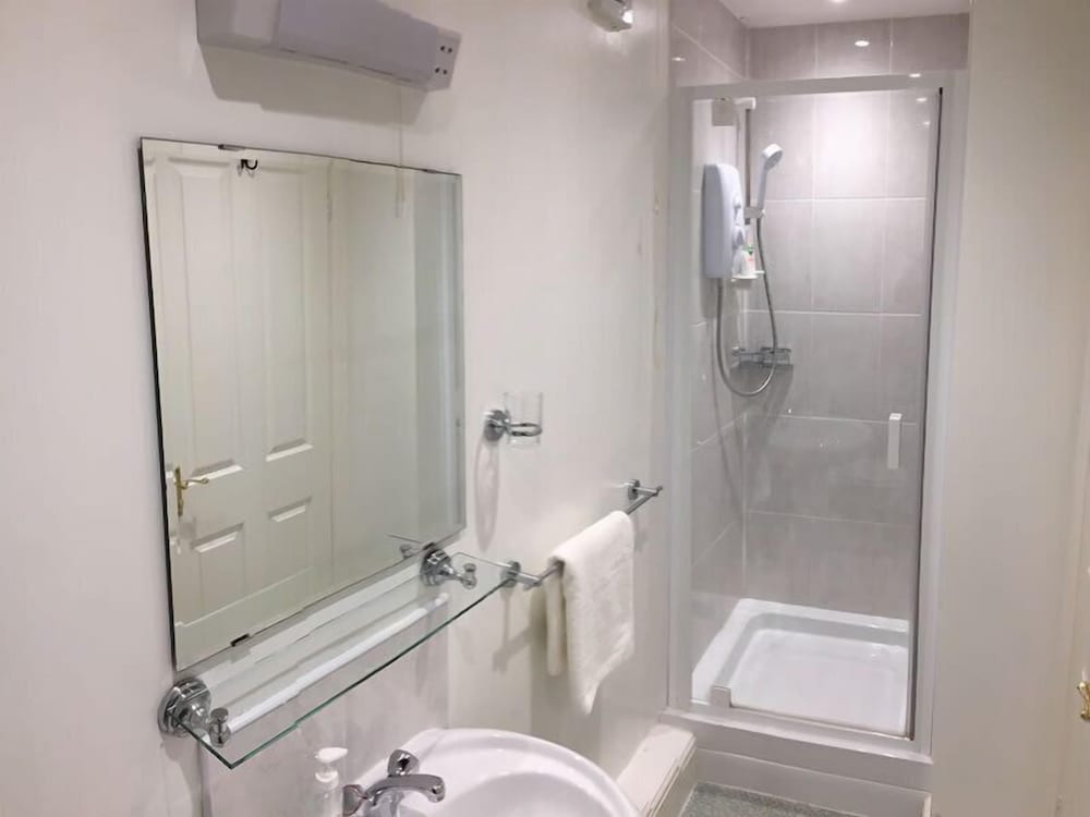 Фото The Willows