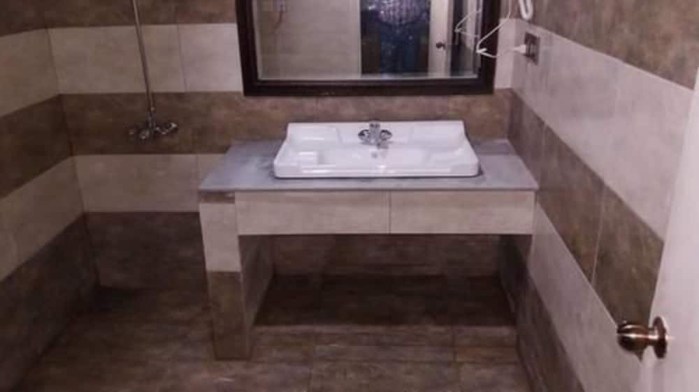 Фото Hotel Fortress Lahore