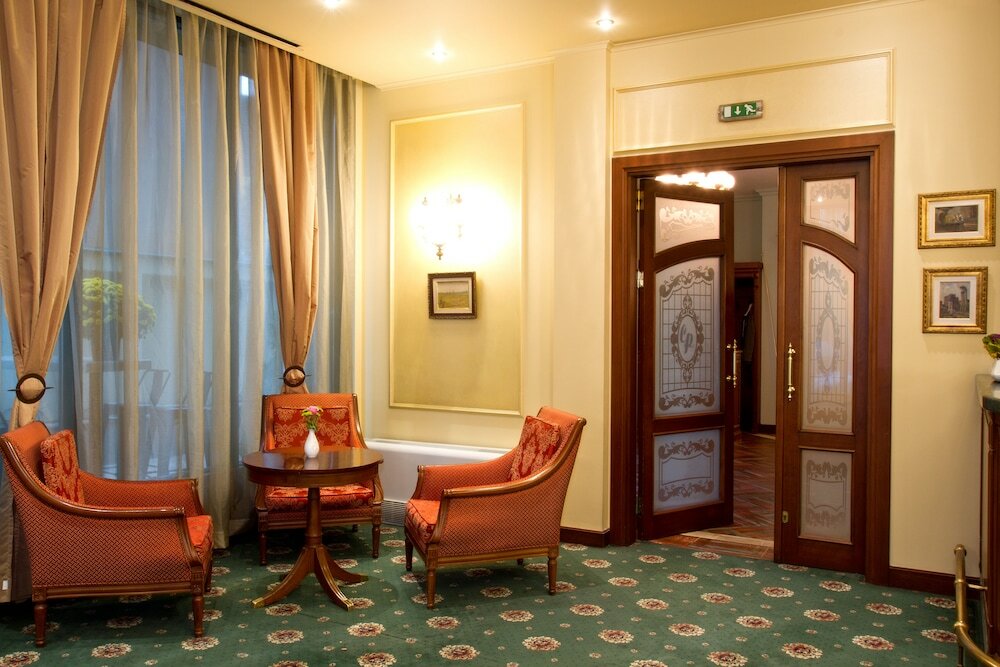 Фото Crystal Palace Boutique Hotel