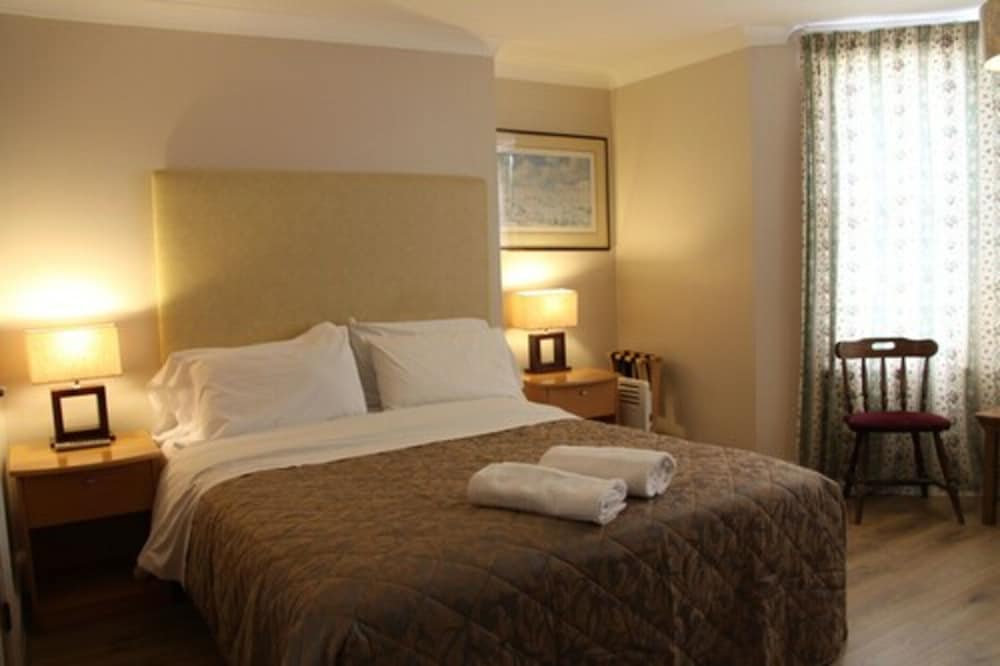 Фото Ambassador Hotel