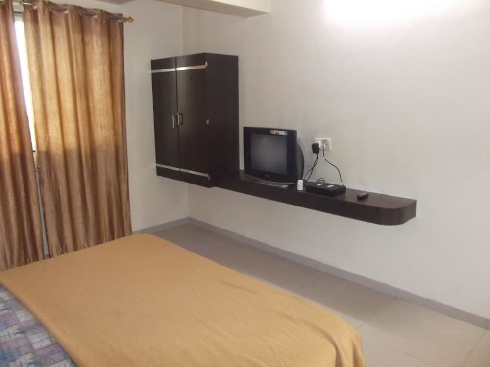 Фото Hotel Trimurti Pride