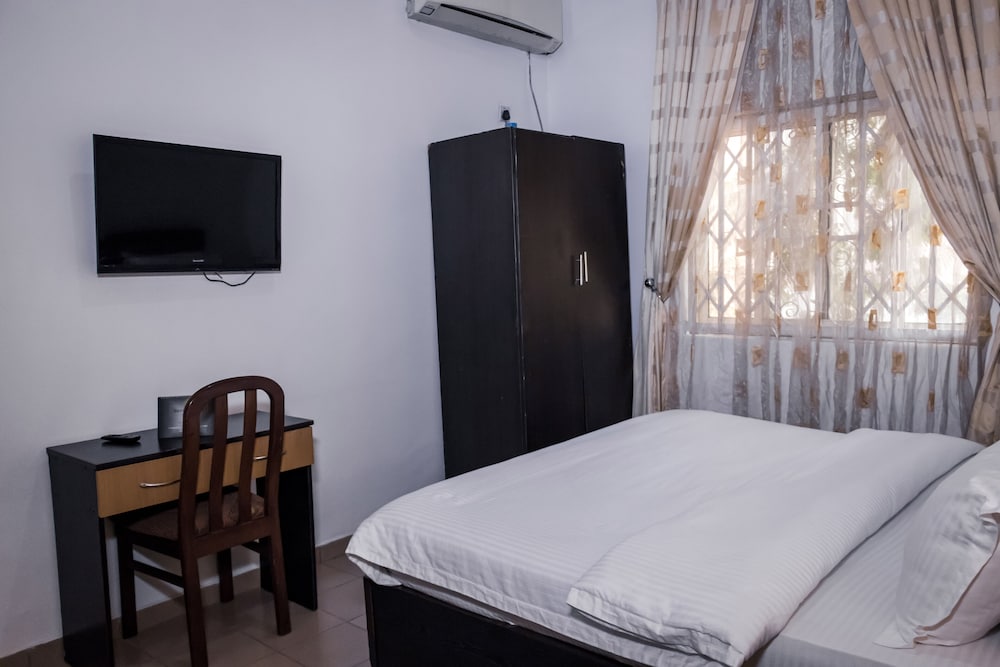 Фото Bristlecone Suites & Apartment