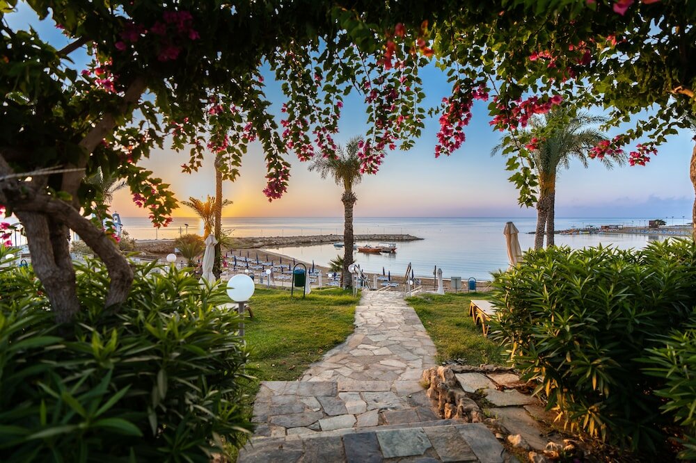 Фото Golden Coast Beach