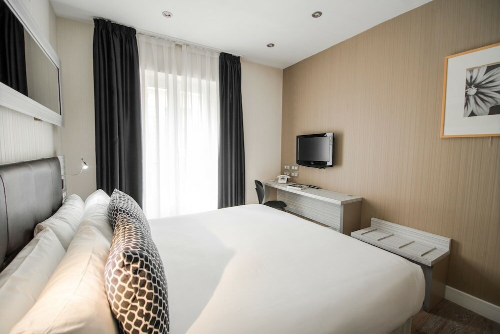 Фото Petit Palace Puerta del Sol