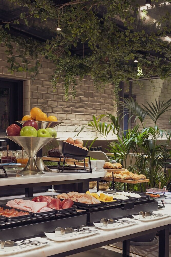 Фото The Pavilions Madrid