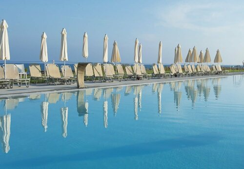 Гостиница Louis Phaethon Beach