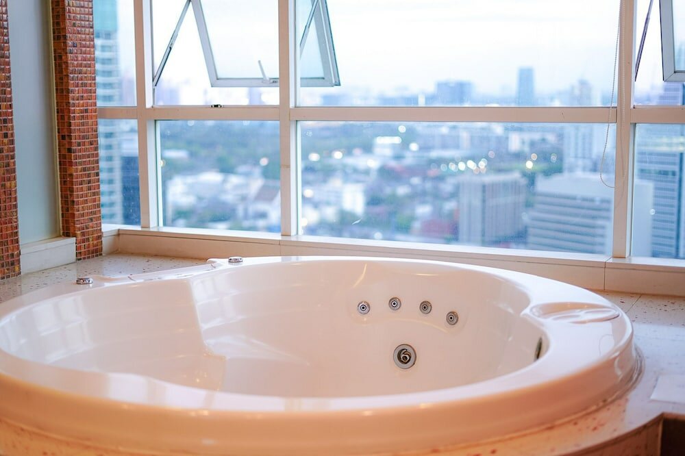 Фото Urbana Langsuan Hotel