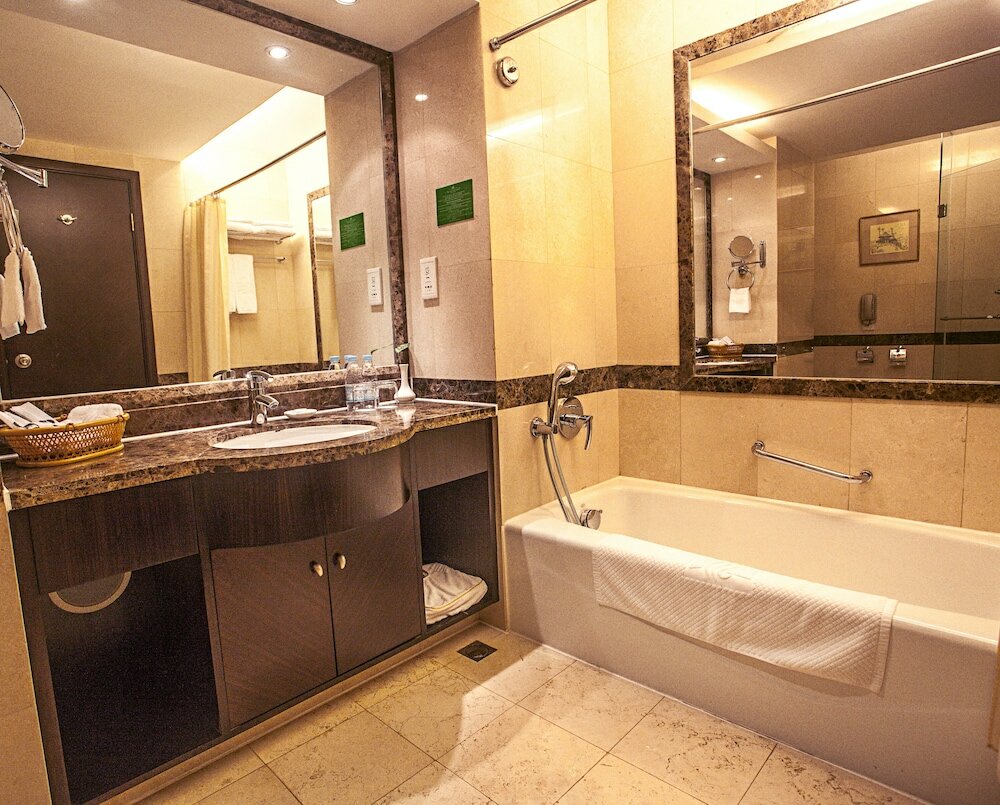 Фото Guilin Lijiang Waterfall Hotel