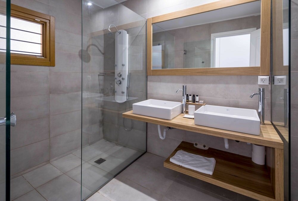 Фото Cape Kanapitsa Hotel & Suites