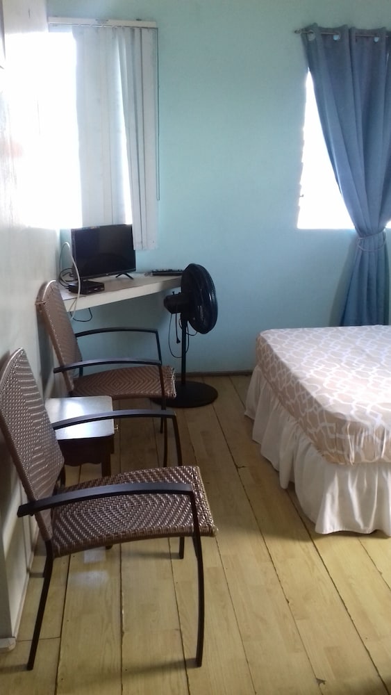 Фото Melbourne Inn Trinidad