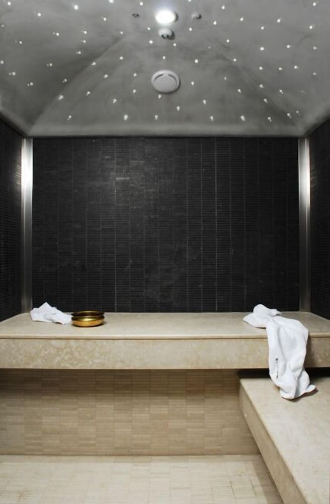 Фото Ambasciatori Place Hotel